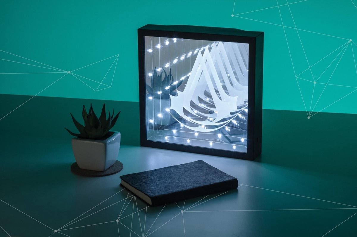 Assassin's Creed - Candeeiro Infinity *Caixa Danificada*